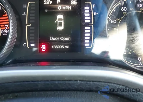 2018 Jeep Cherokee Latitude Plus Fwd z USA, uszkodzony, nr VIN 1C4PJLLB2JD504389